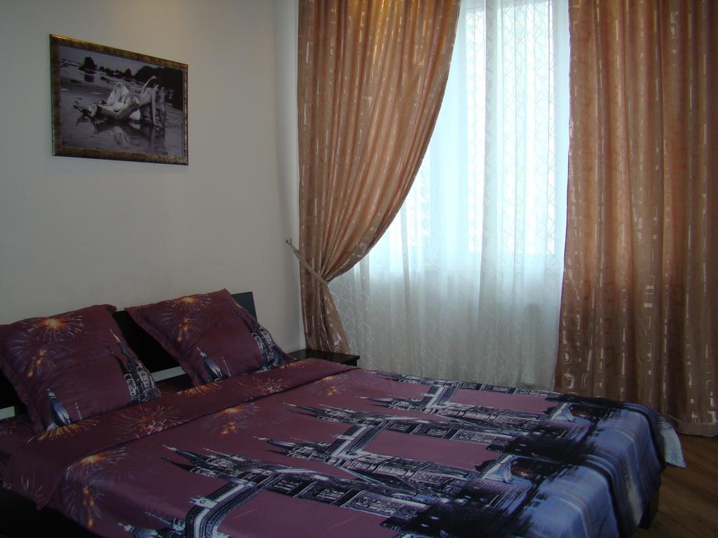 Pleasure Apartment Near Center Of Odessa Bagian luar foto